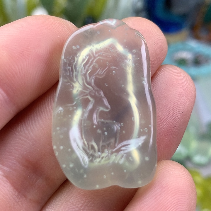 蛇纹石玉挂坠未镶嵌