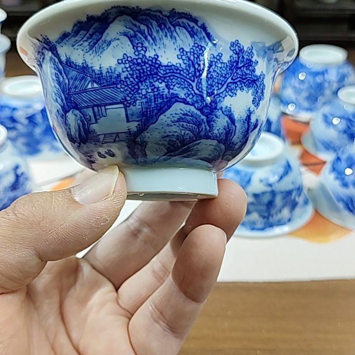 景德镇手工绘画青花山水杯子
