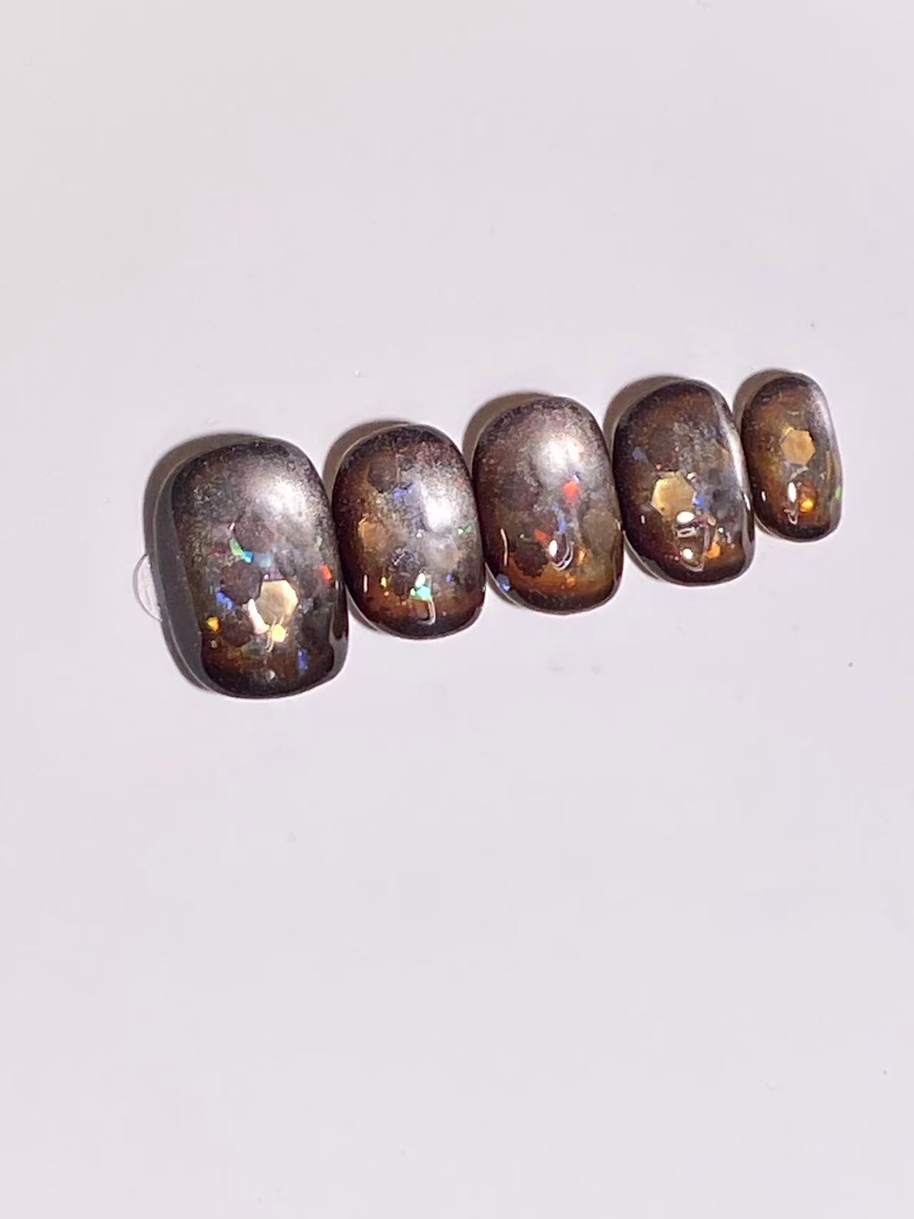 新款秋冬晕染琥珀红光质感百搭显白猫眼纯手工穿戴甲绯星流霞