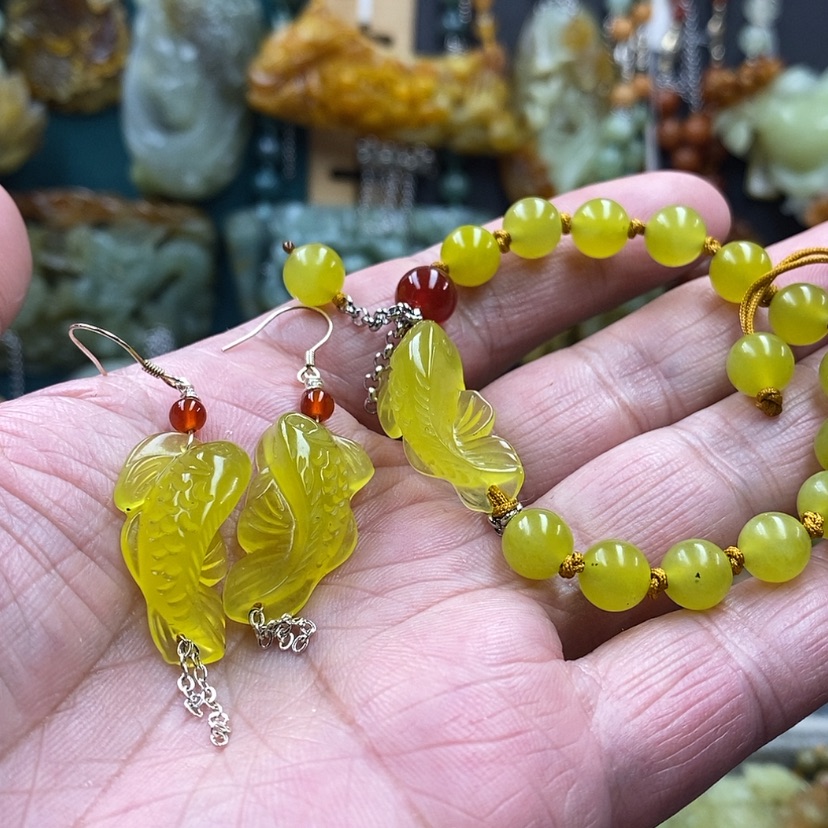 【闪购商品】蛇纹石玉手牌耳坠未镶嵌