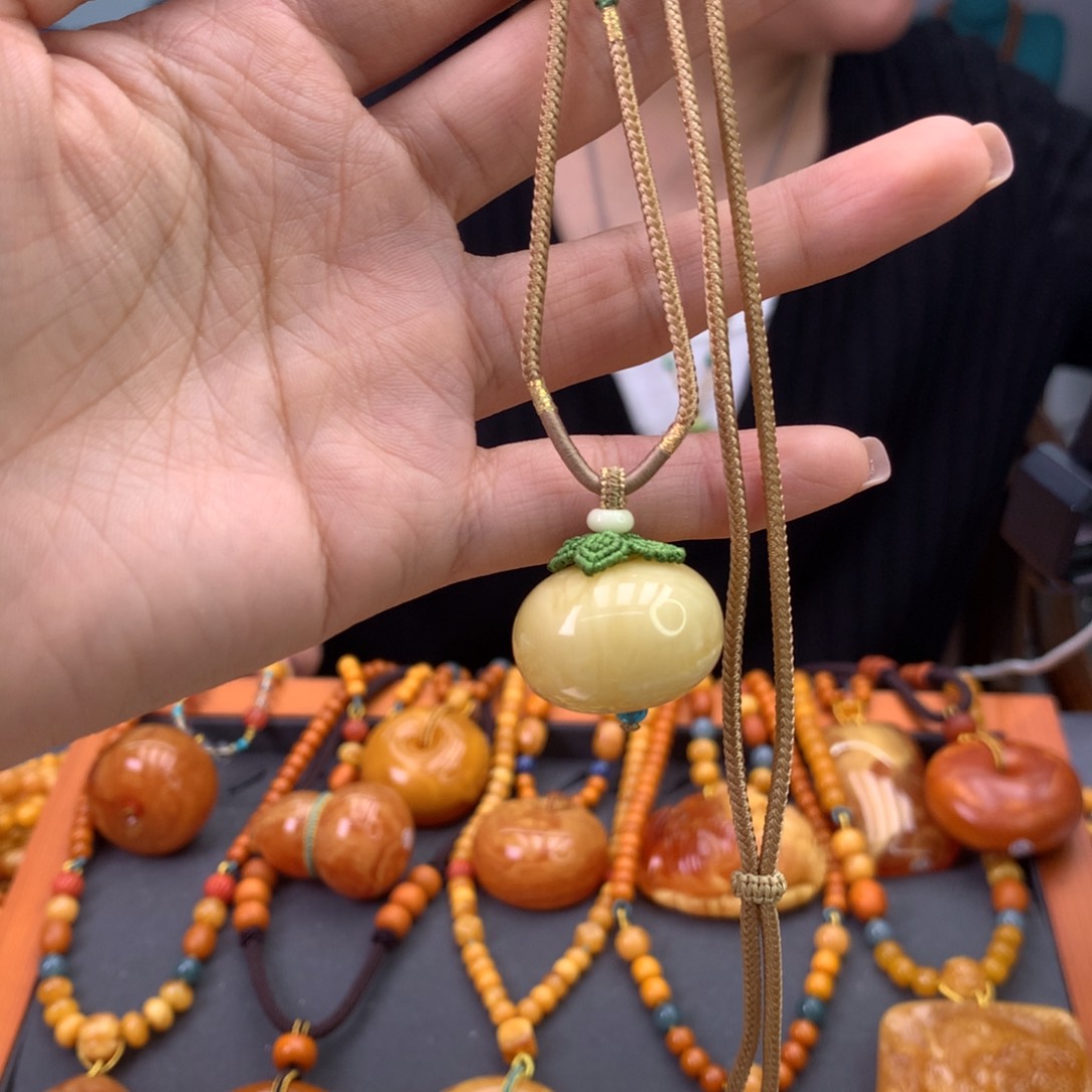 未镶嵌颈饰蜜蜡天然