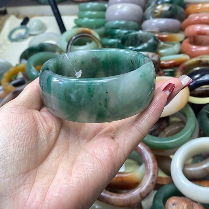 未镶嵌手镯石英质玉（非洲翠）夢****