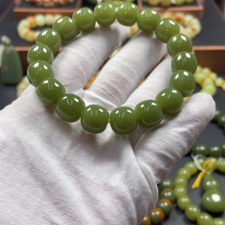 透闪石质玉未镶嵌手链