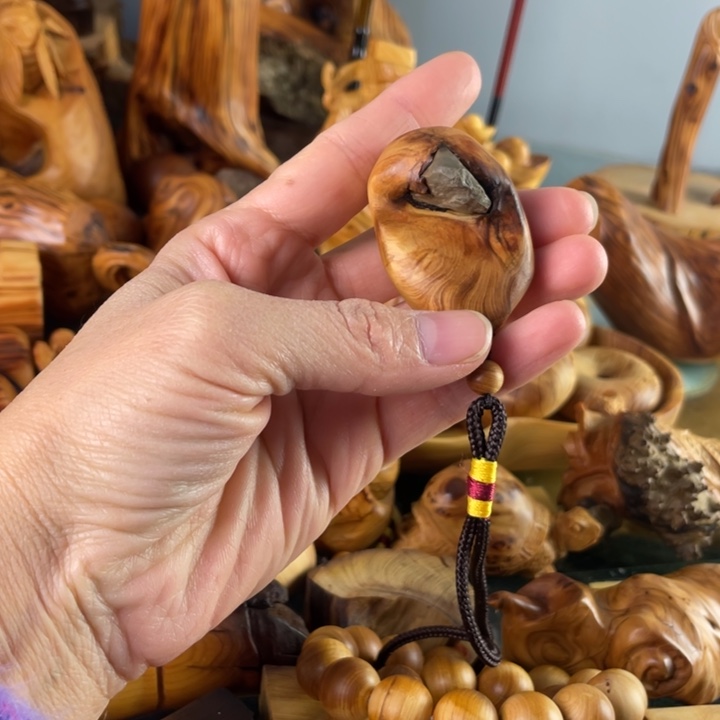 崖柏天然抱石手把