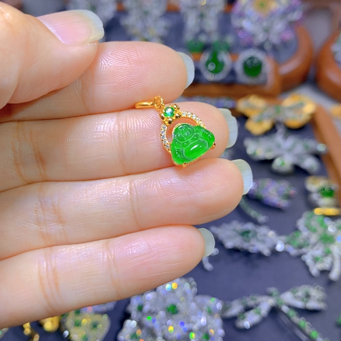 翡翠颈饰银S925镶嵌天然翡翠