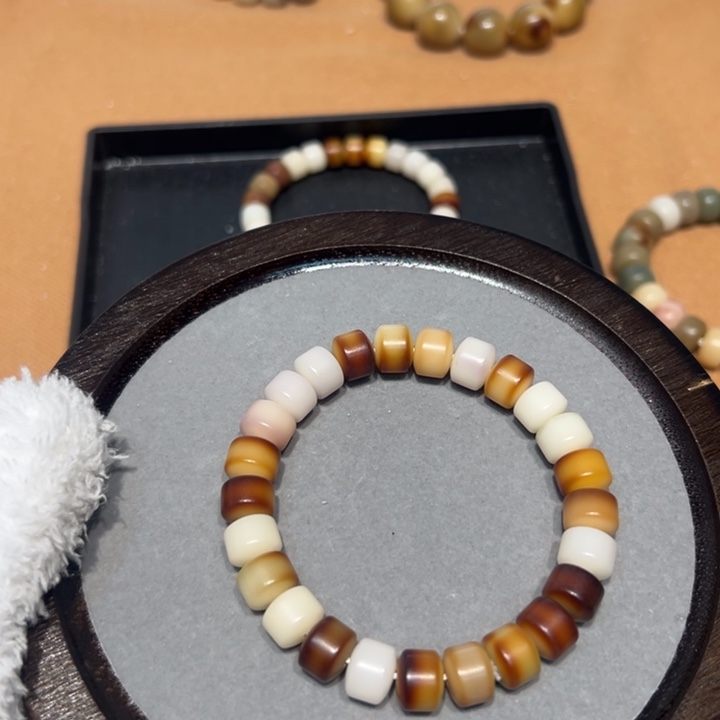 吊坠菩提根/象牙果7金轮微瑕10