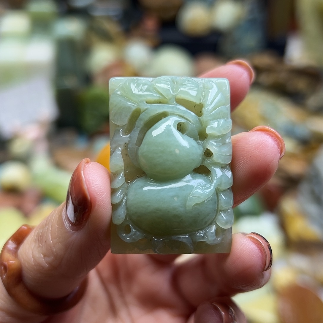 岫岩老玉（透闪石质玉）未镶嵌颈饰老玉葫芦