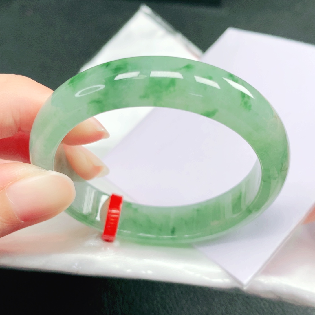 翡翠未镶嵌手镯53贵