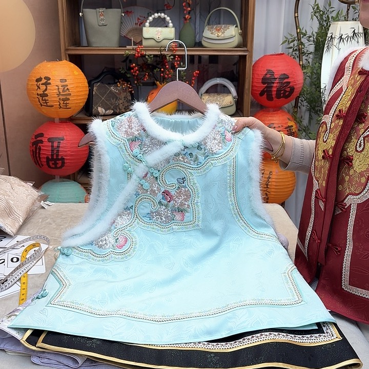 刺绣成衣胸围106双如意棉马甲