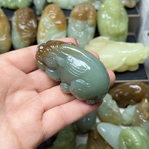 颈饰未镶嵌和田玉与****进