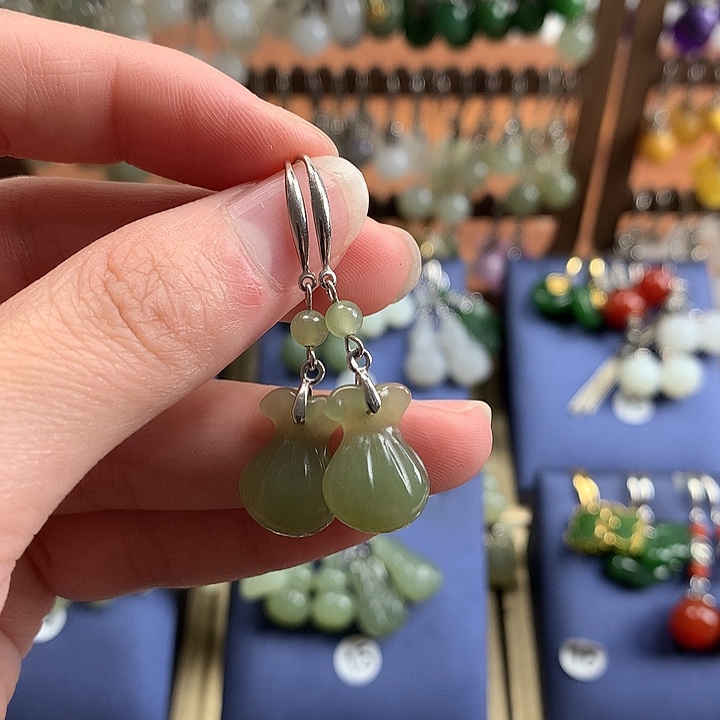 和田玉银S925镶嵌耳饰和田玉福袋