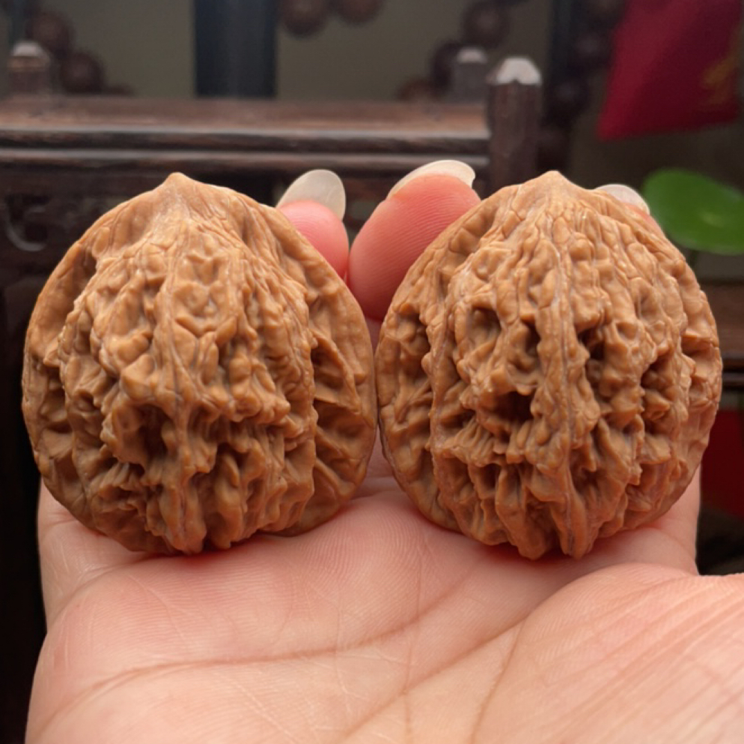 文玩核桃麦穗虎头