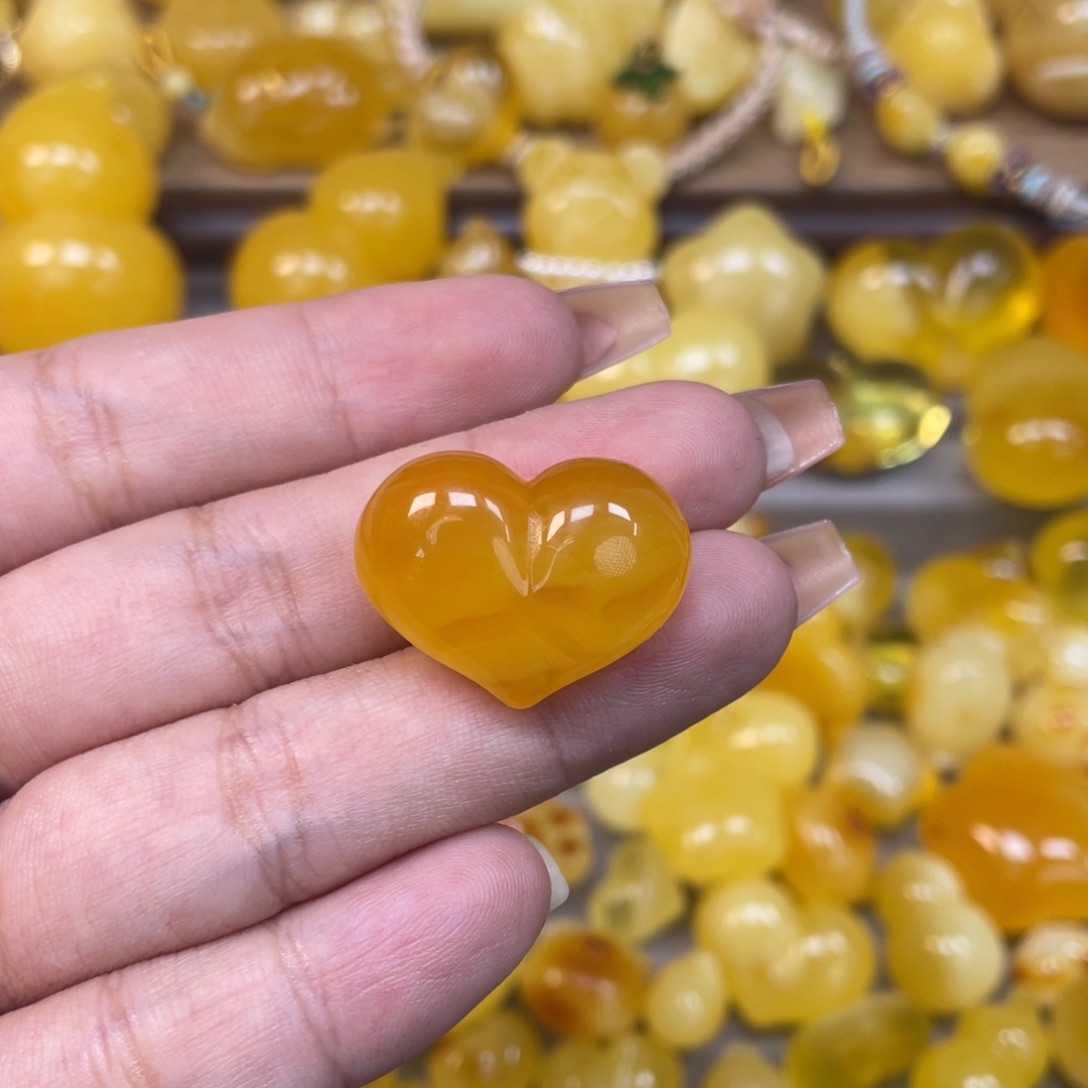 琥珀未镶嵌珠宝奇石