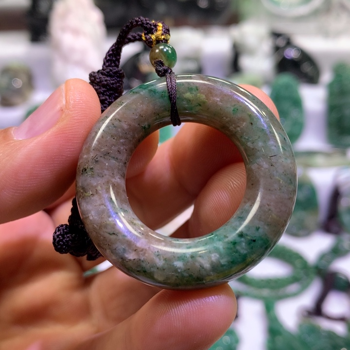 独山玉未镶嵌颈饰