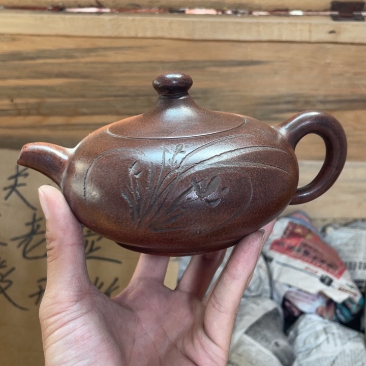 茶壶紫砂老厂紫砂壶一件。