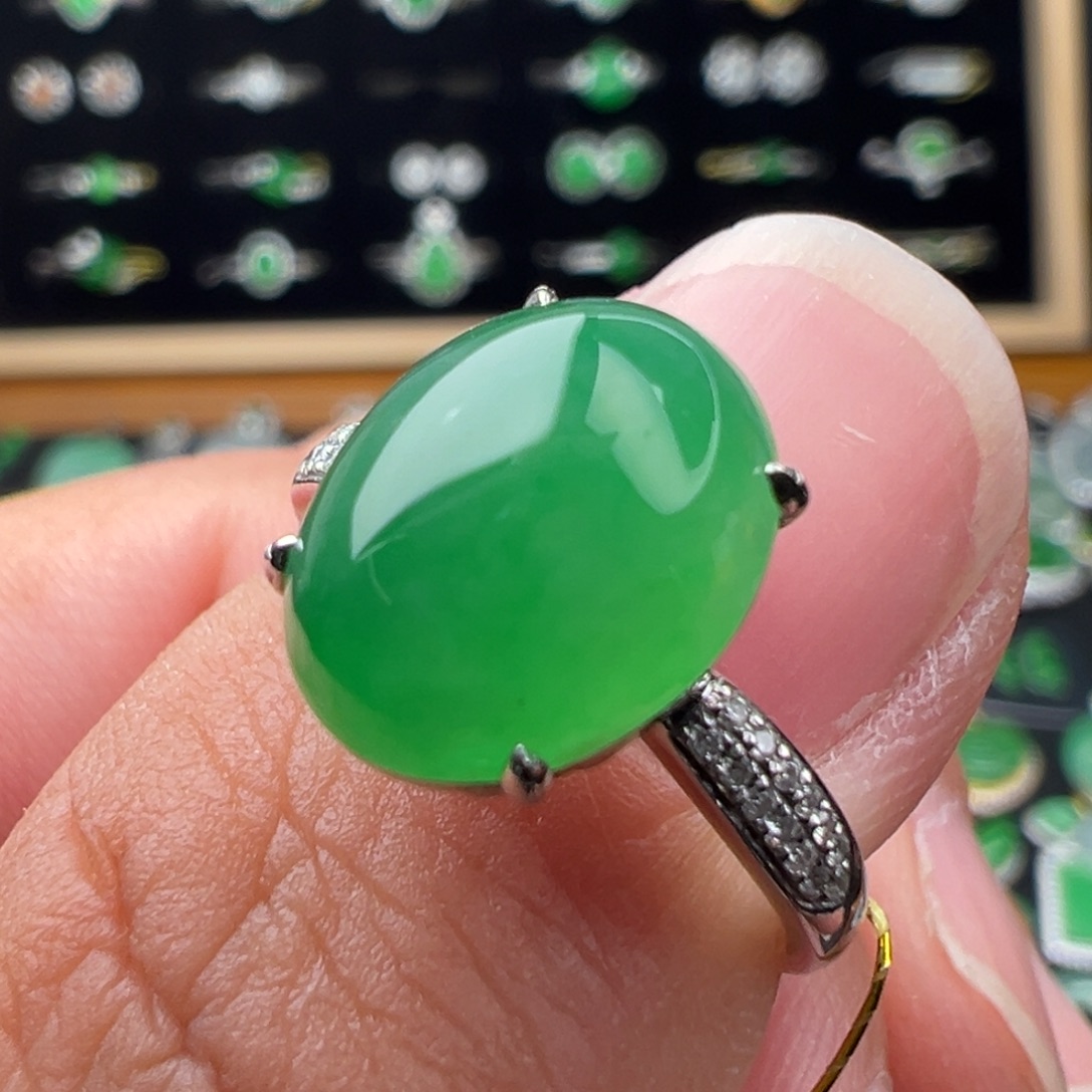 翡翠18K金镶嵌戒指蛋面11.9
