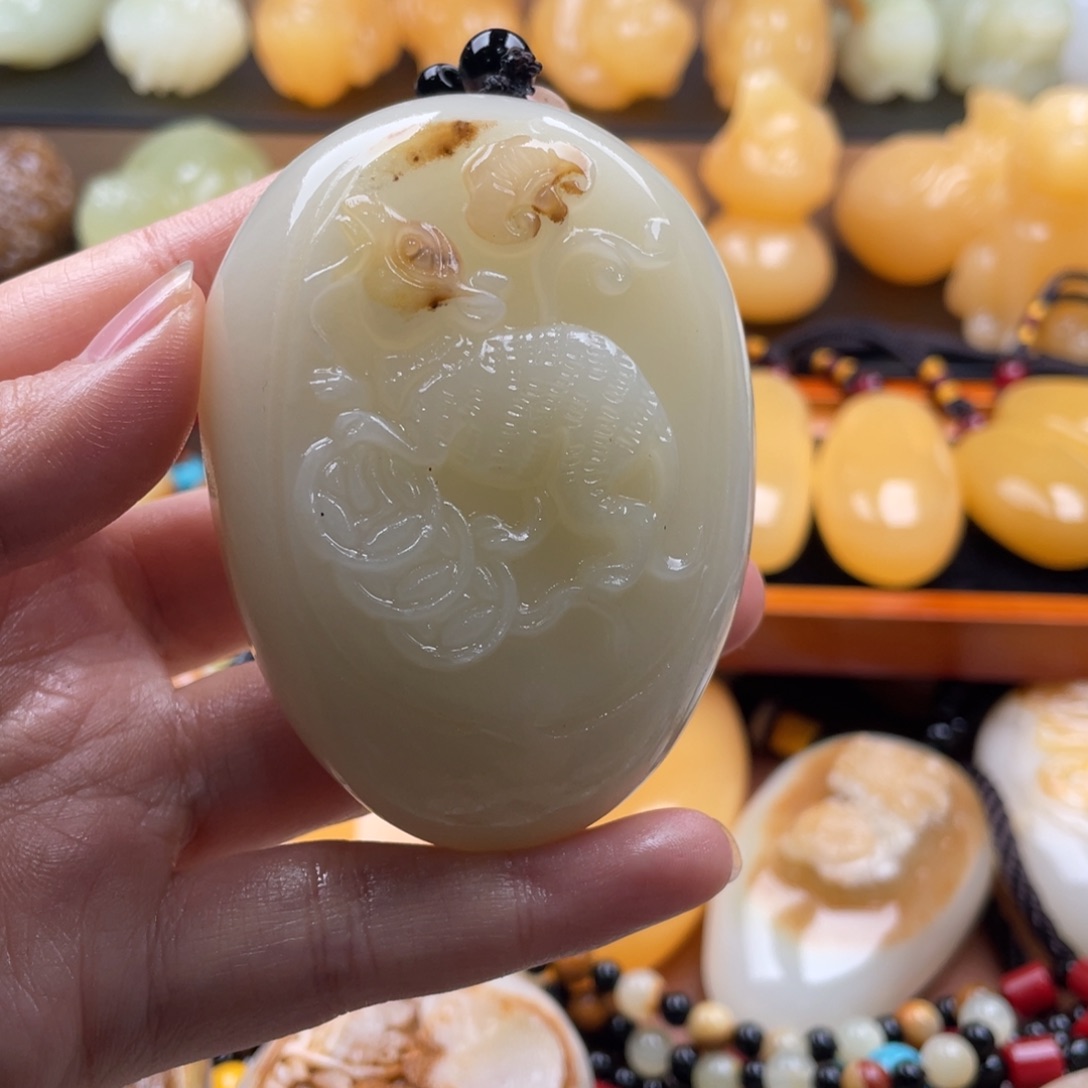 从***一石材天然古青石手把件