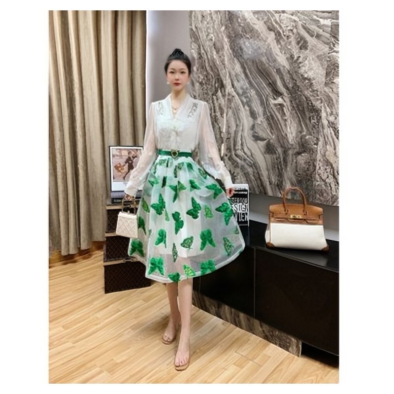 芙娜妮轻奢国内设计师品牌秋季新款时尚名媛轻奢上衣女F2311638A