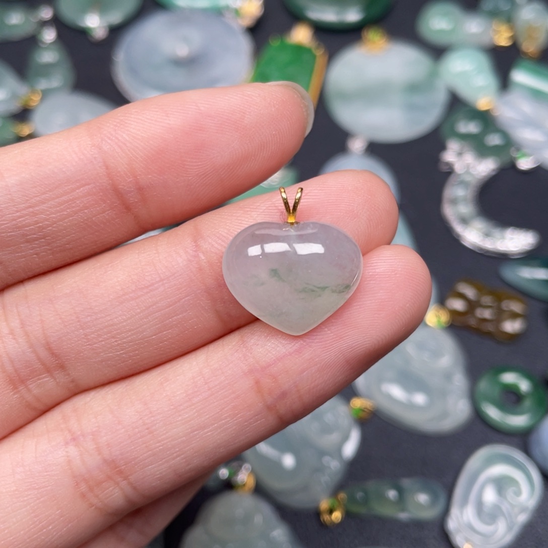 翡翠颈饰18K金镶嵌翡翠