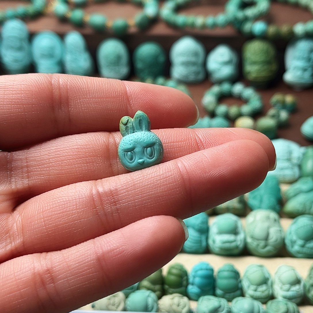 绿松石未镶嵌颈饰