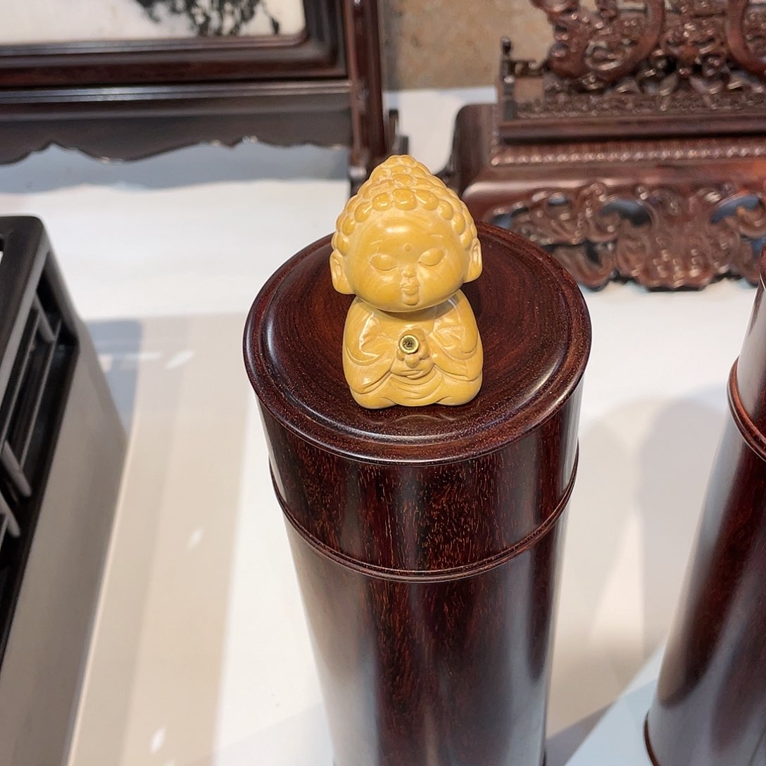 红酸枝木类成套家具