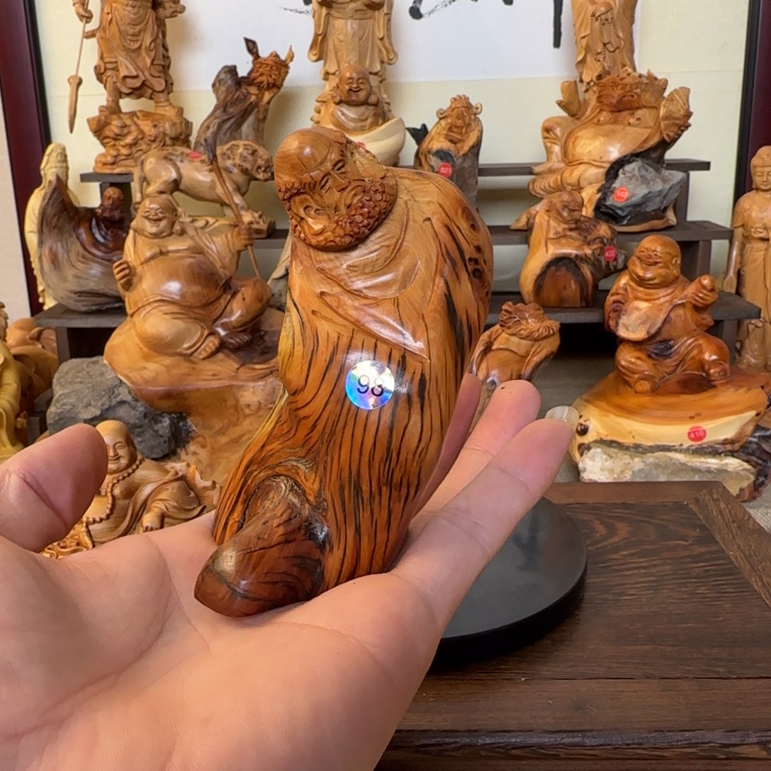 崖柏小木匠艺雕一物一拍