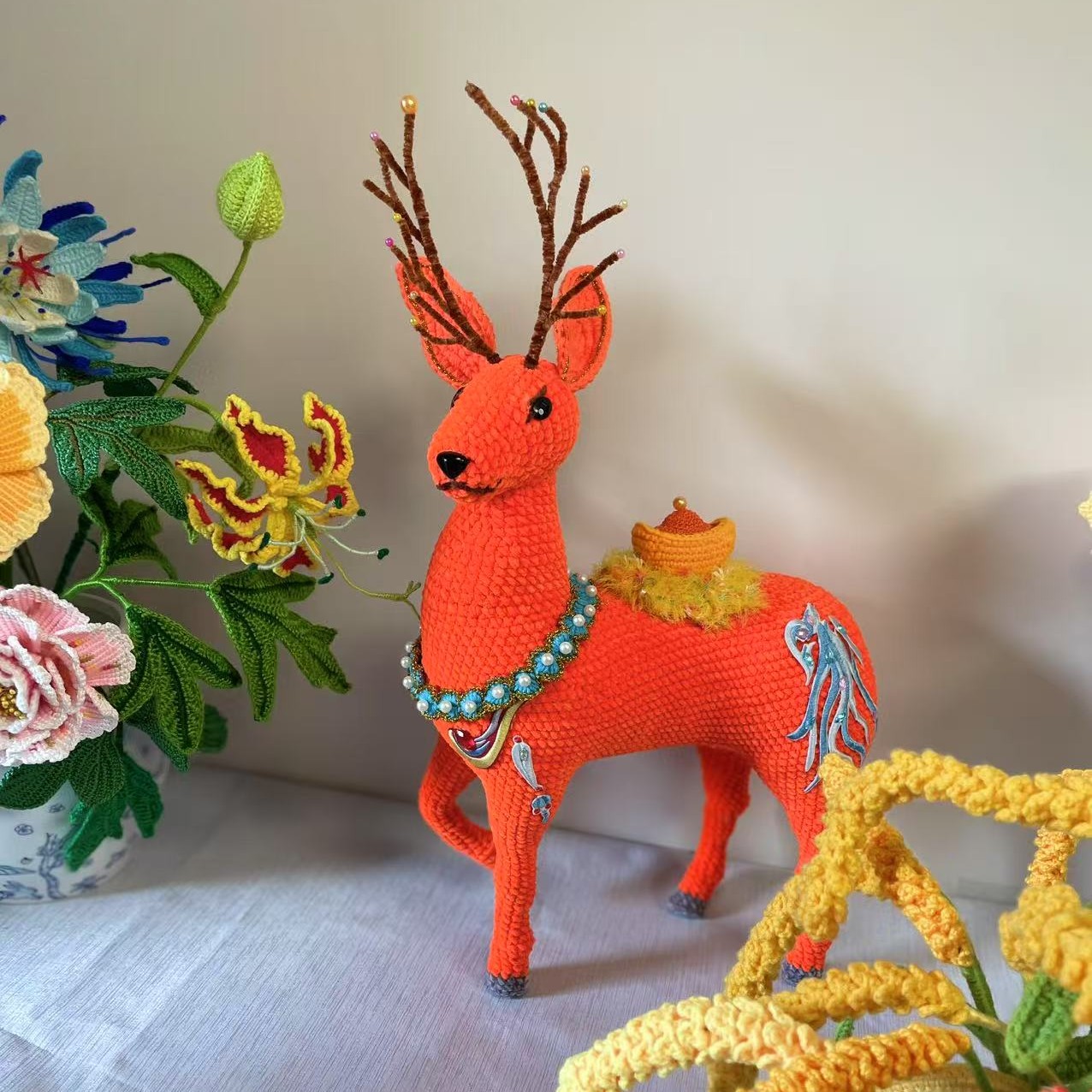 手工钩织吉祥鹿成品
