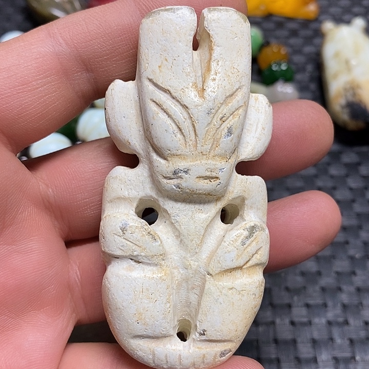 翡翠未镶嵌手链          