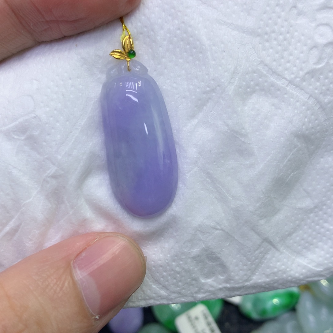 颈饰18K金镶嵌翡翠