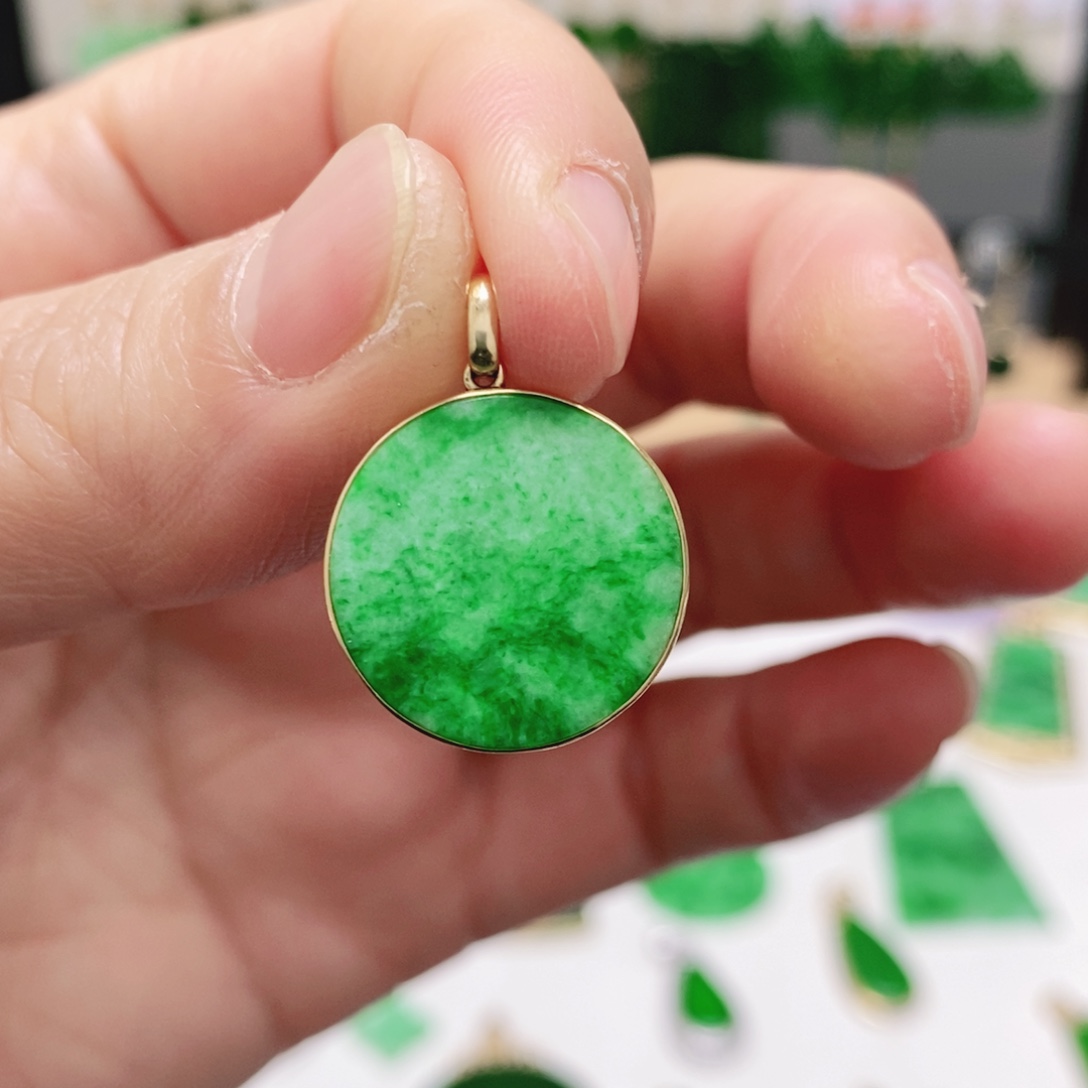 翡翠18K金镶嵌耳饰挂件