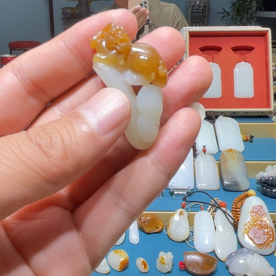 和田玉未镶嵌挂件