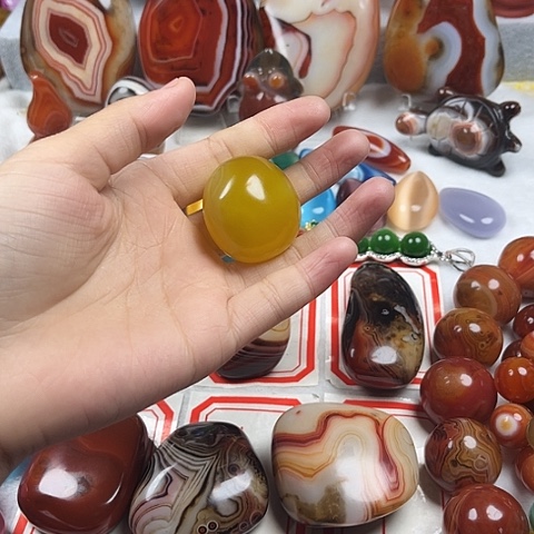 玛瑙/玉髓耳环未镶嵌