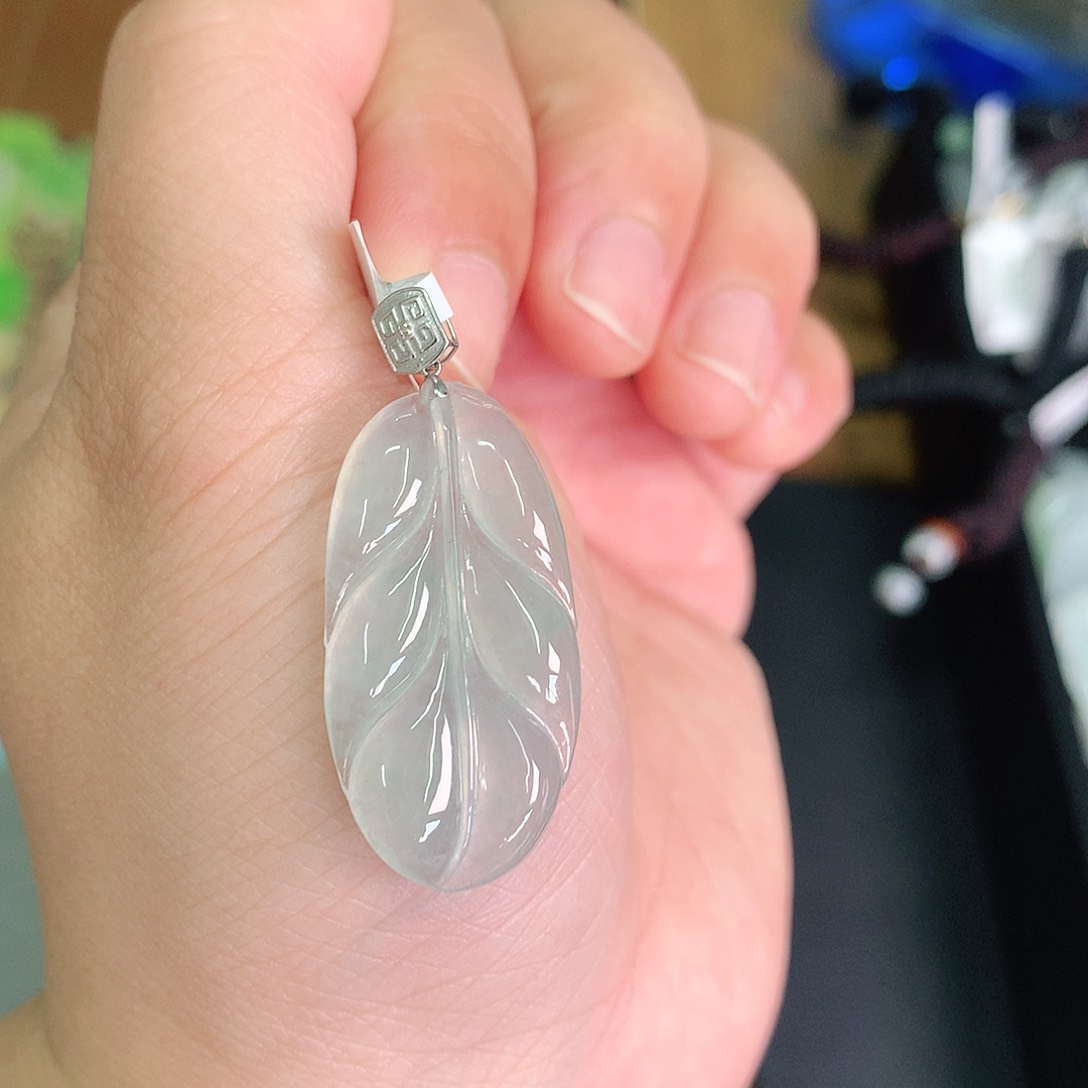 翡翠颈饰18K金镶嵌冰胶晴叶子