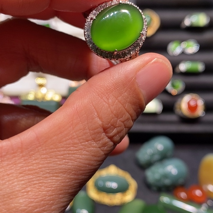 ****妮和田玉（碧玉）银S925镶嵌戒指