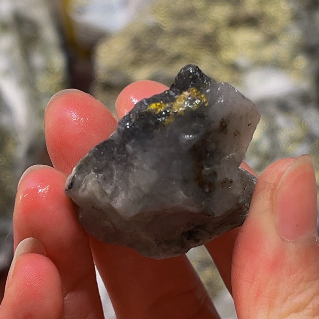 矿***彩石材明金矿石（约27克）