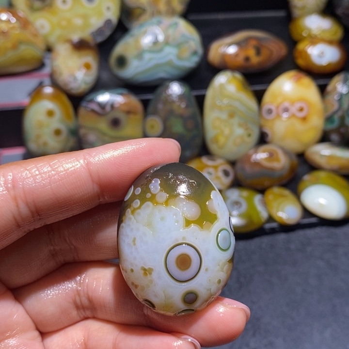 玛瑙/玉髓未镶嵌珠宝奇石153