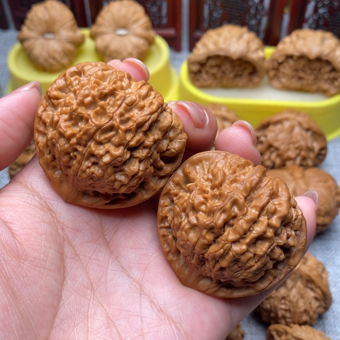 文玩核桃把件桃心官帽45