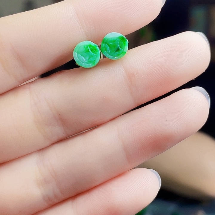 翡翠18K金镶嵌颈饰多样性