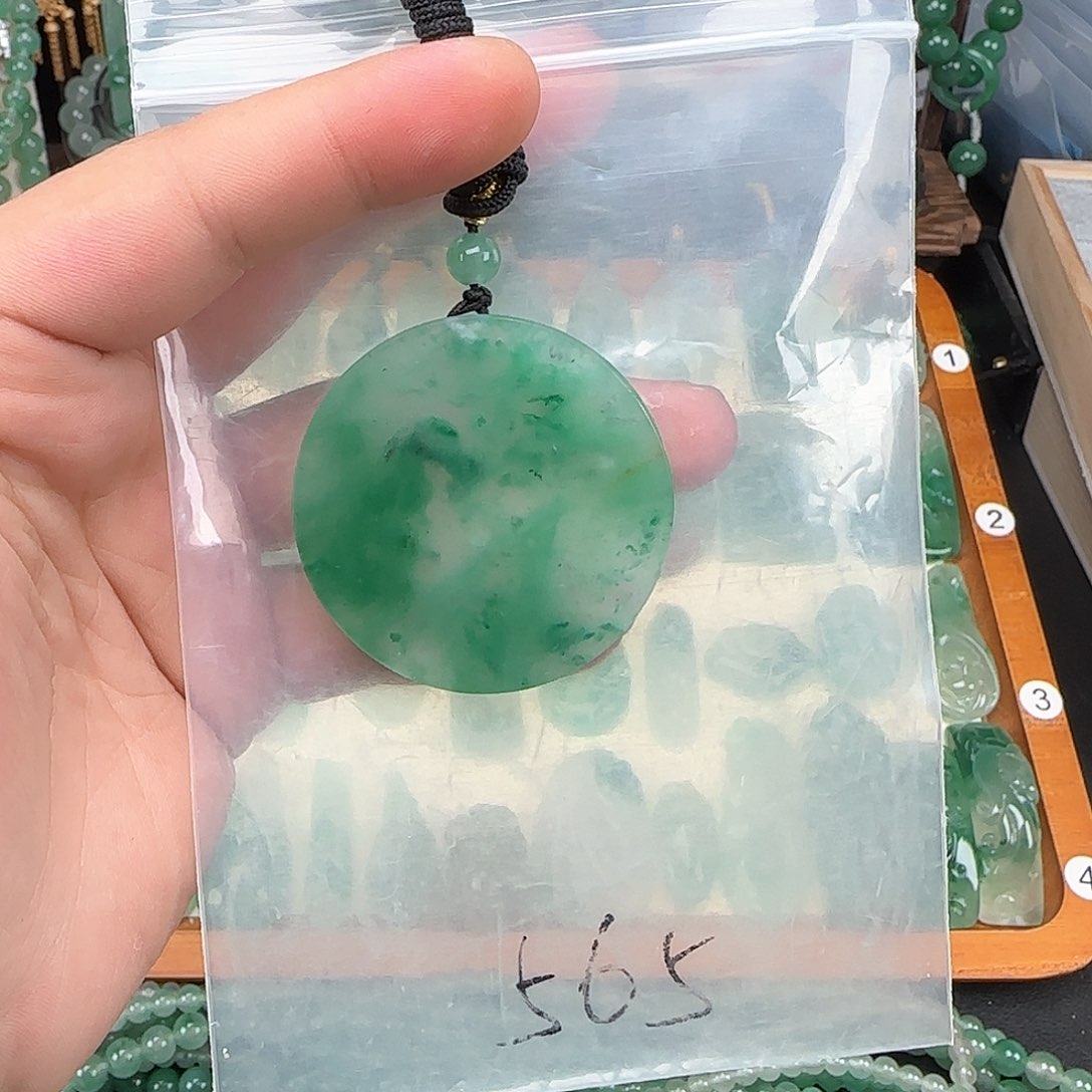 石英质玉颈饰未镶嵌