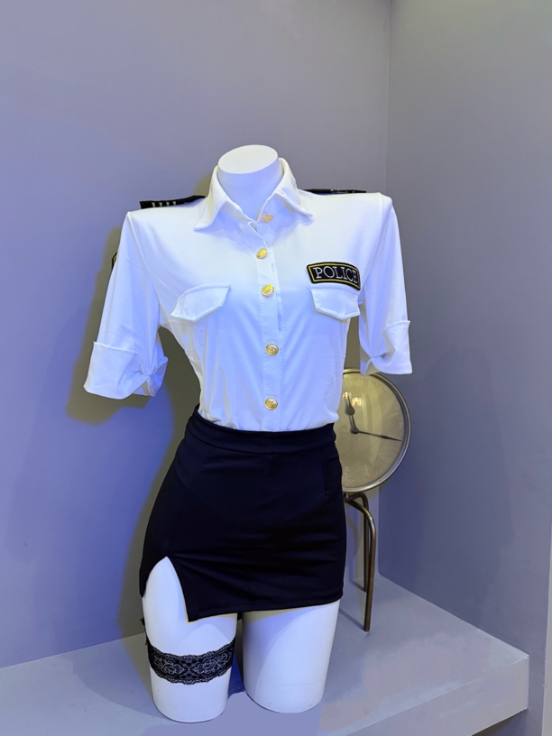 Cos 制服控 一套送内内