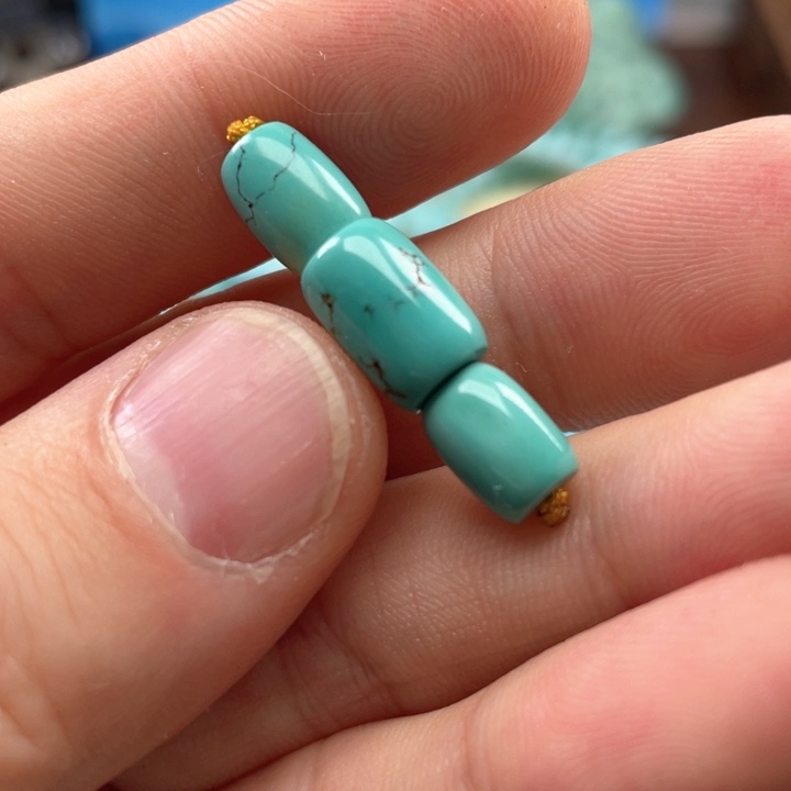 绿松石颈饰未镶嵌