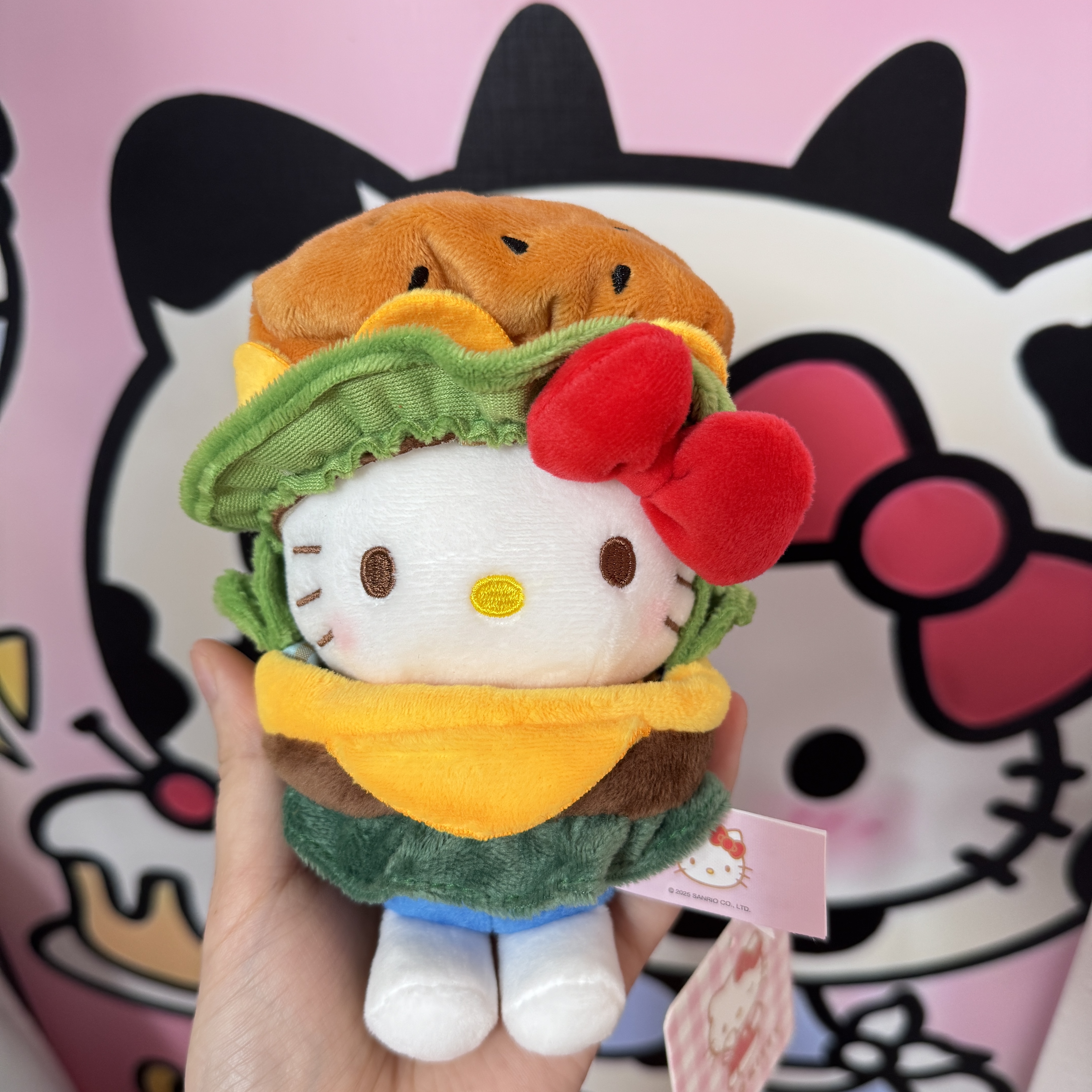 【热卖】正版HelloKitty汉堡KT包挂件毛绒玩偶可爱钥匙扣生日礼物