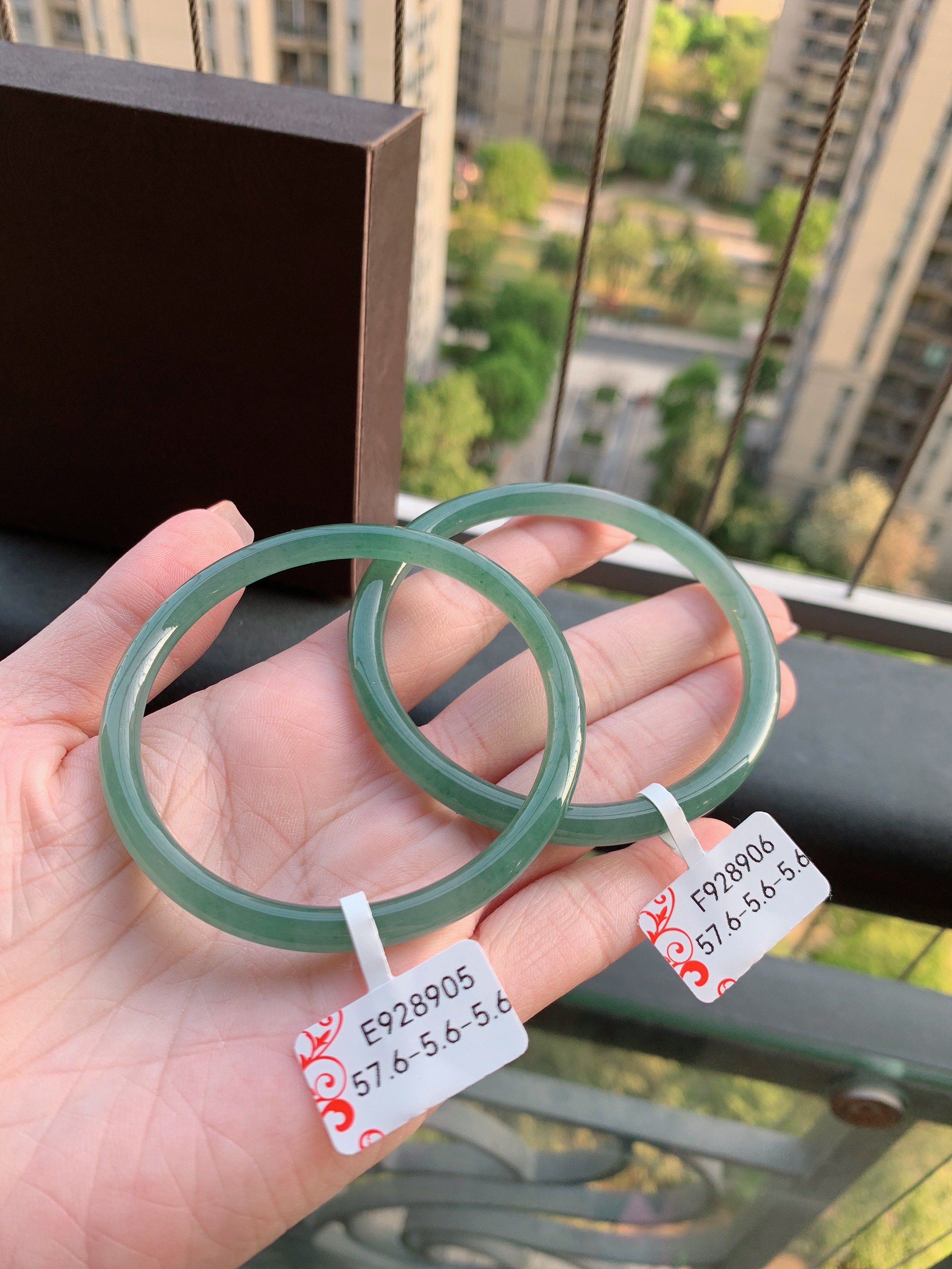 新款天然翡翠冰绿苹果绿A货叮当镯一对细圆条时尚百搭晴绿57/58圈