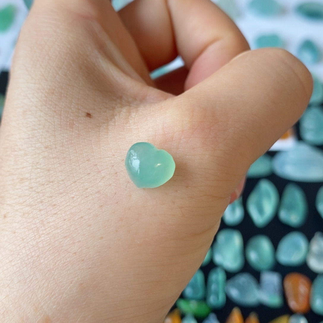 定制翡翠未镶嵌爱心