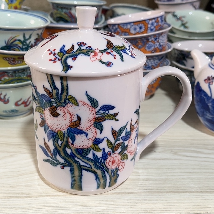 瓷片景德镇陶瓷杯子。红。