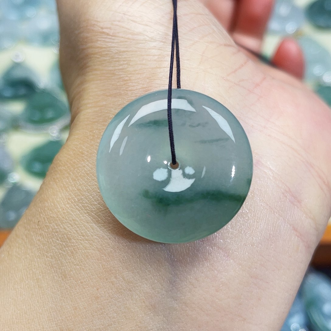 翡翠颈饰未镶嵌吊坠