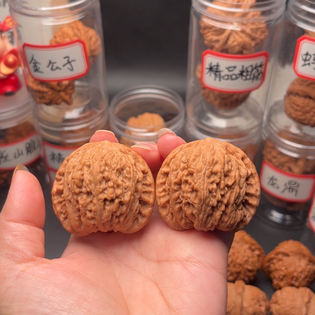 文玩核桃把件44.5平谷绣球