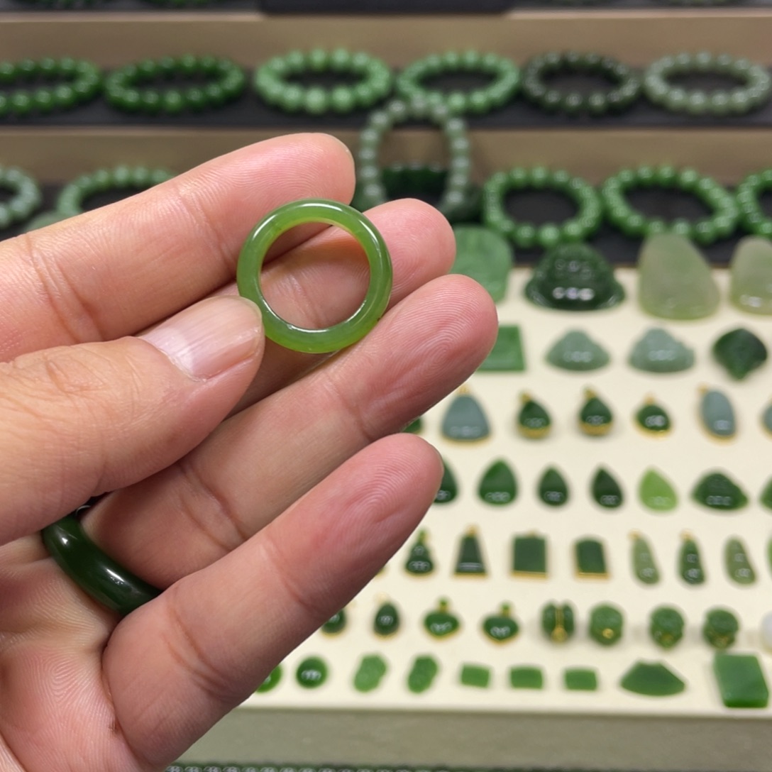 和田玉（碧玉）未镶嵌戒指