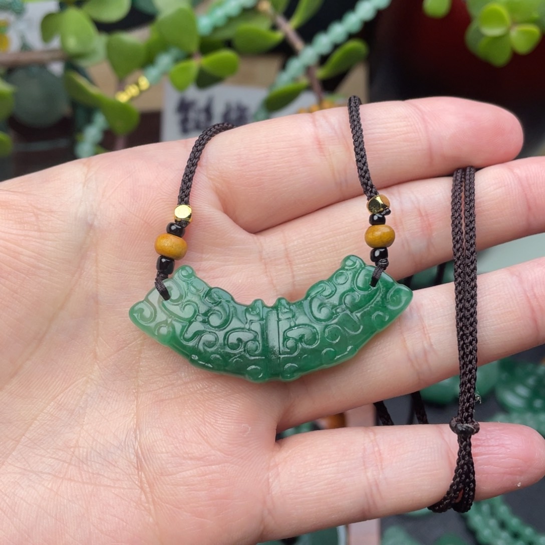 石英质玉颈饰未镶嵌