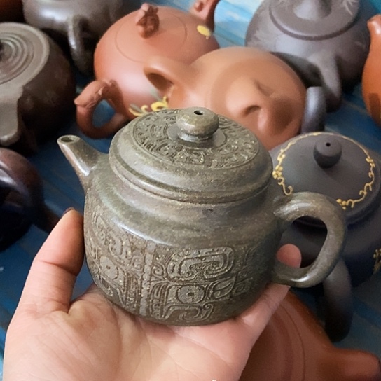 手工制作宜兴紫砂壶